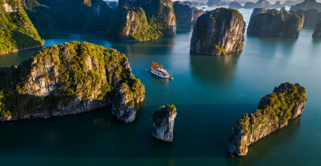 TÂY BẮC - MIỀN ĐẤT CỦA NHỮNG ĐỈNH NÚI HÙNG VĨ